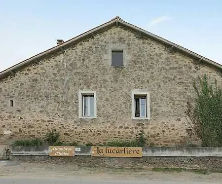 לינה וארוחת בוקר Domaine De La Lucarliere 3*