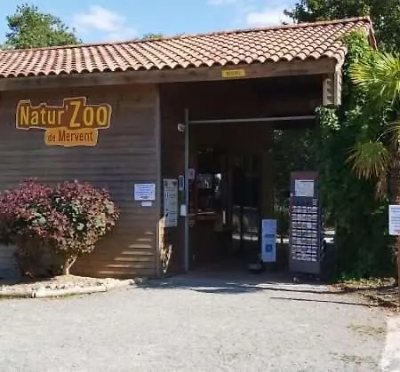 לינה וארוחת בוקר Domaine De La Lucarliere Saint-Cyr-des-Gats