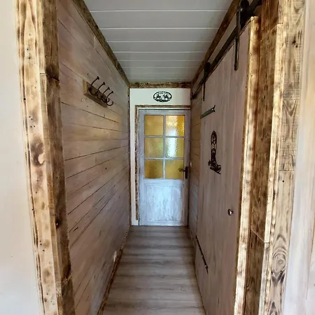 Domaine De La Lucarliere לינה וארוחת בוקר 3*